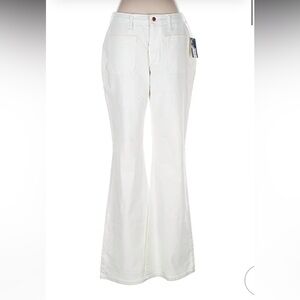 🎄NEW Universal Thread Off-White High Rise Flare Jeans
